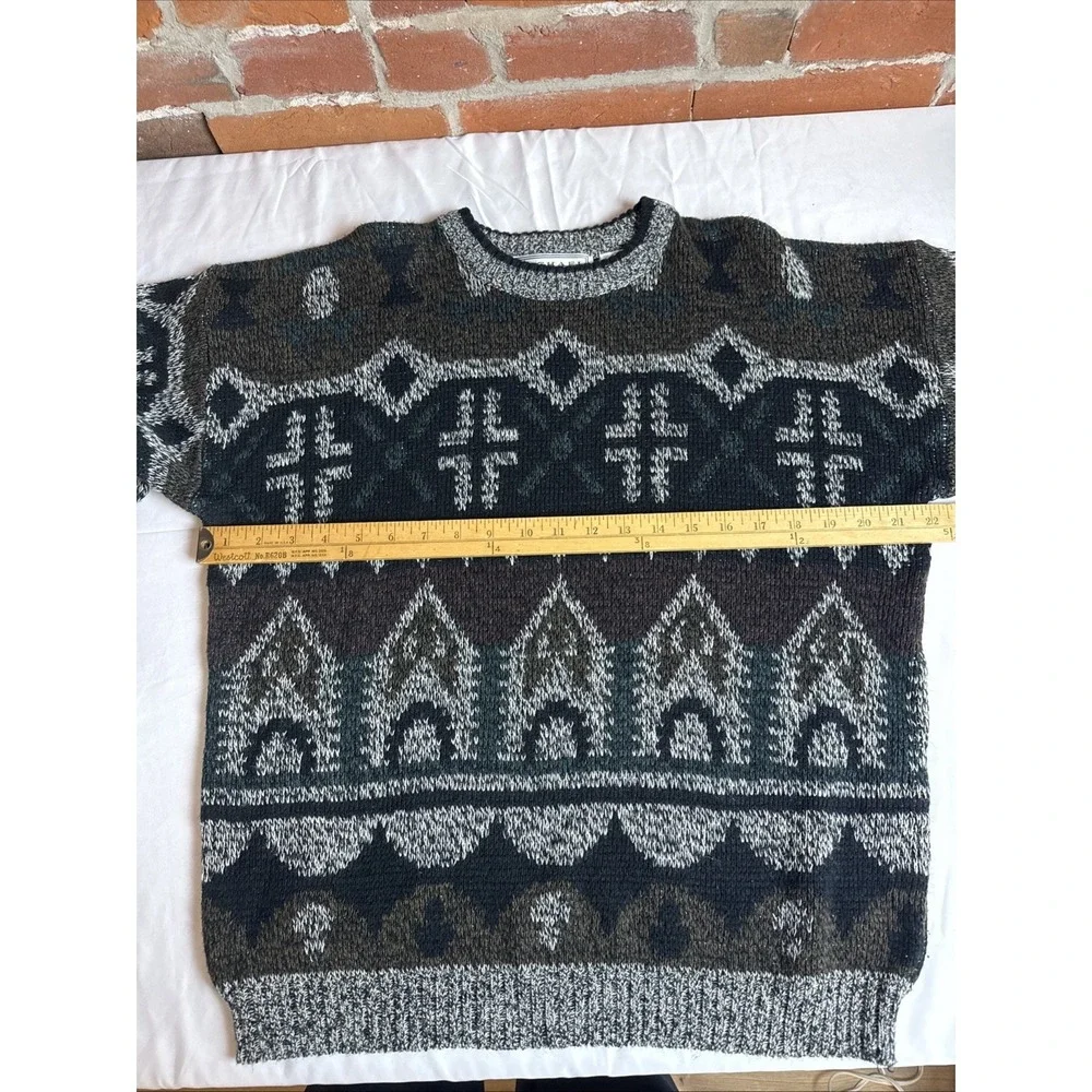 Vintage Michael Gerald Men's 100%-Acrylic Geometric‎ Pattern Sweater (Large)